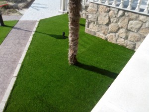 cesped-artificial-jardin-chalet-3